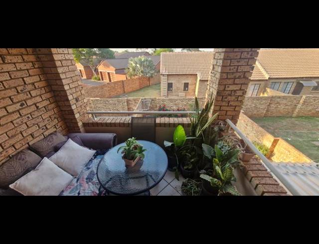 2 BEDROOM APARTMENT FOR SALE IN MONAVONI